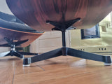 Fauteuil et repose-pieds Eames – Fehlbaum
