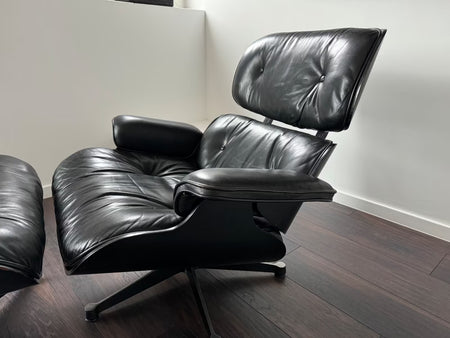 Fauteuil et repose-pieds Vitra Charles & Ray Eames