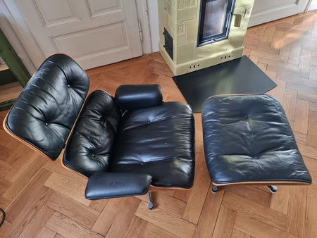 Fauteuil et repose-pieds Eames – Fehlbaum