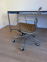 Vitra EA117 marron