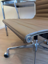 Vitra EA117 marron