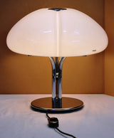 Lampe de table signée Harvey Guzzini
