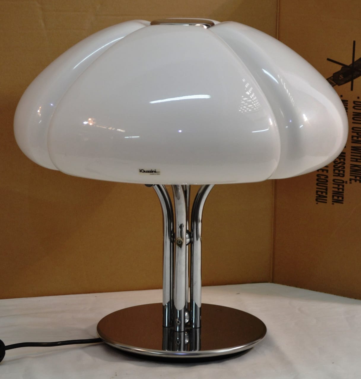 Lampe de table signée Harvey Guzzini