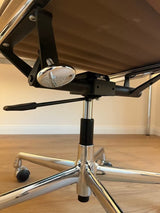 Vitra EA117 marron