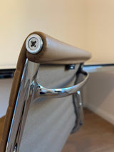 Vitra EA117 marron