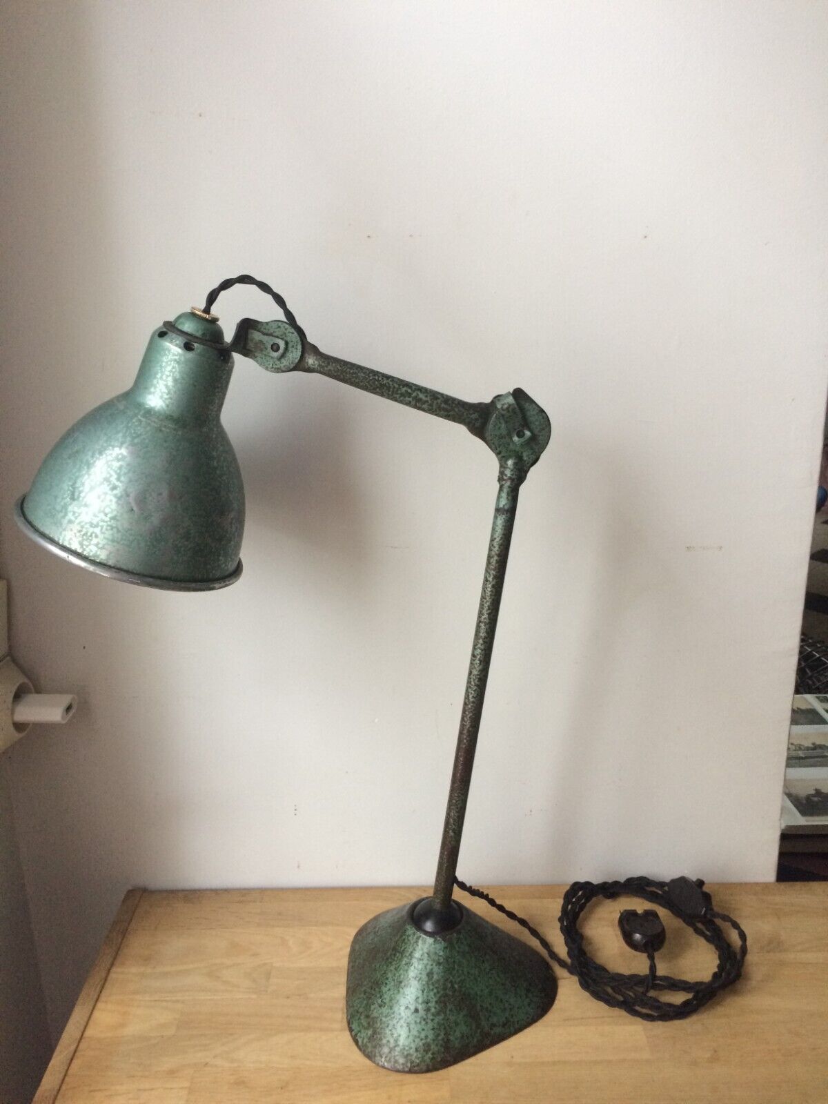 Ancienne lampe industrielle d'atelier