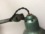 Ancienne lampe industrielle d'atelier