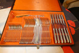 Ménagère Christofle modèle Malmaison 82 pièces en métal argenté Christofle