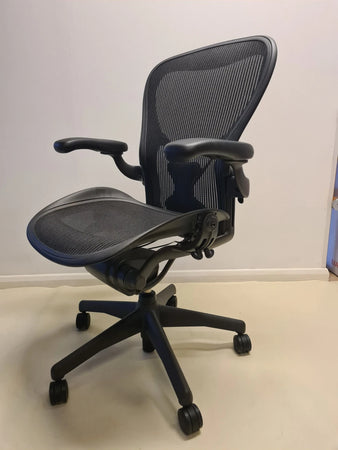 CHAISE AERON ENTIÈREMENT CHARGÉE TAILLE C Herman Miller graphite bras posture ajustement lombaire-