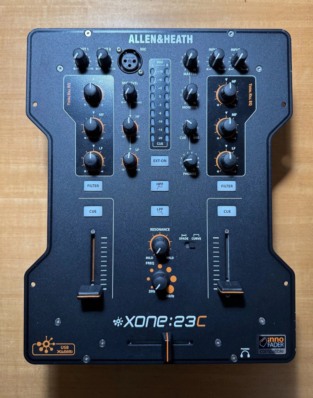 Allen & Heath Xone 23C