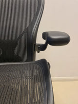 CHAISE AERON ENTIÈREMENT CHARGÉE TAILLE C Herman Miller graphite bras posture ajustement lombaire-