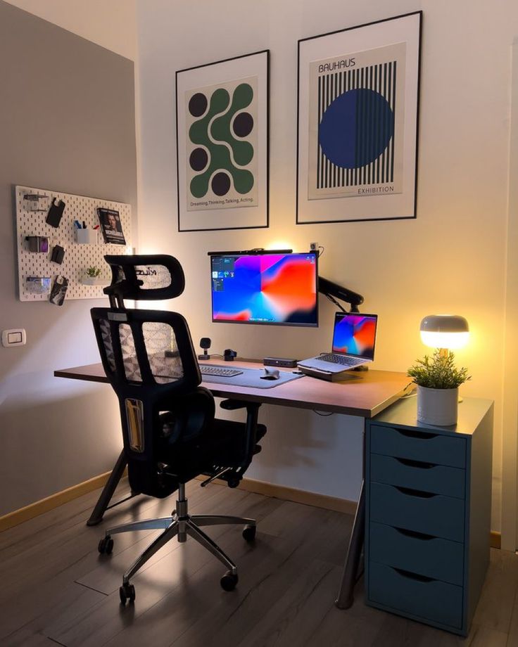 Collection de mobilier de bureau - Sièges et bureaux ergonomiques